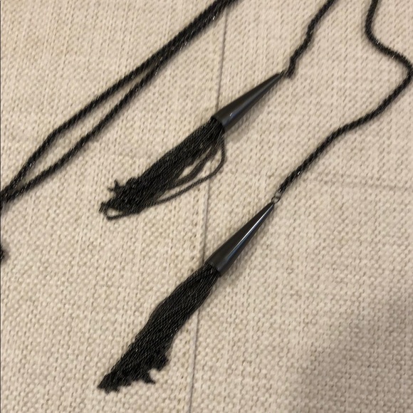 Kendra Scott Phara 50 Lariat Tassel Necklace in Gun Metal - Picture 3 of 3